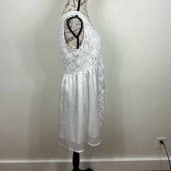 NWT Belinda white wide strap floral lace button up lined mini dress - Picture 7 of 8